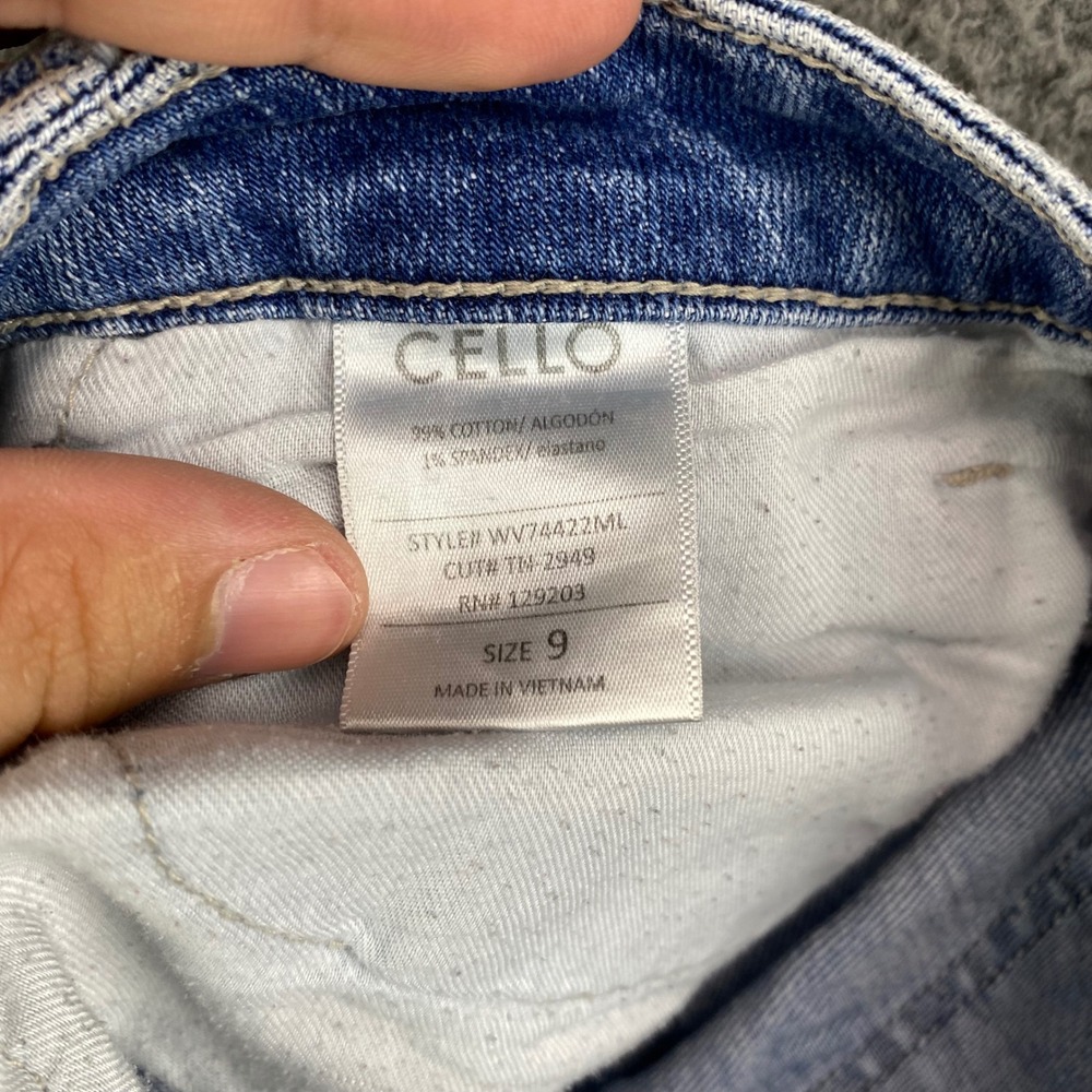 Cello Denim Shorts Womens Size 9 Blue Distressed Frayed Hem Ripped Casual - Picture 3 of 9